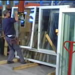 Manipulacion de panel de vidrio