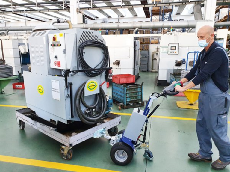 M12E Tractor eléctrico para traslado de cargas pesadas