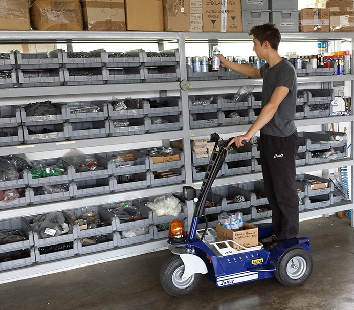 Vehículo eléctrico para transporte de personas o mercancía poco voluminosa